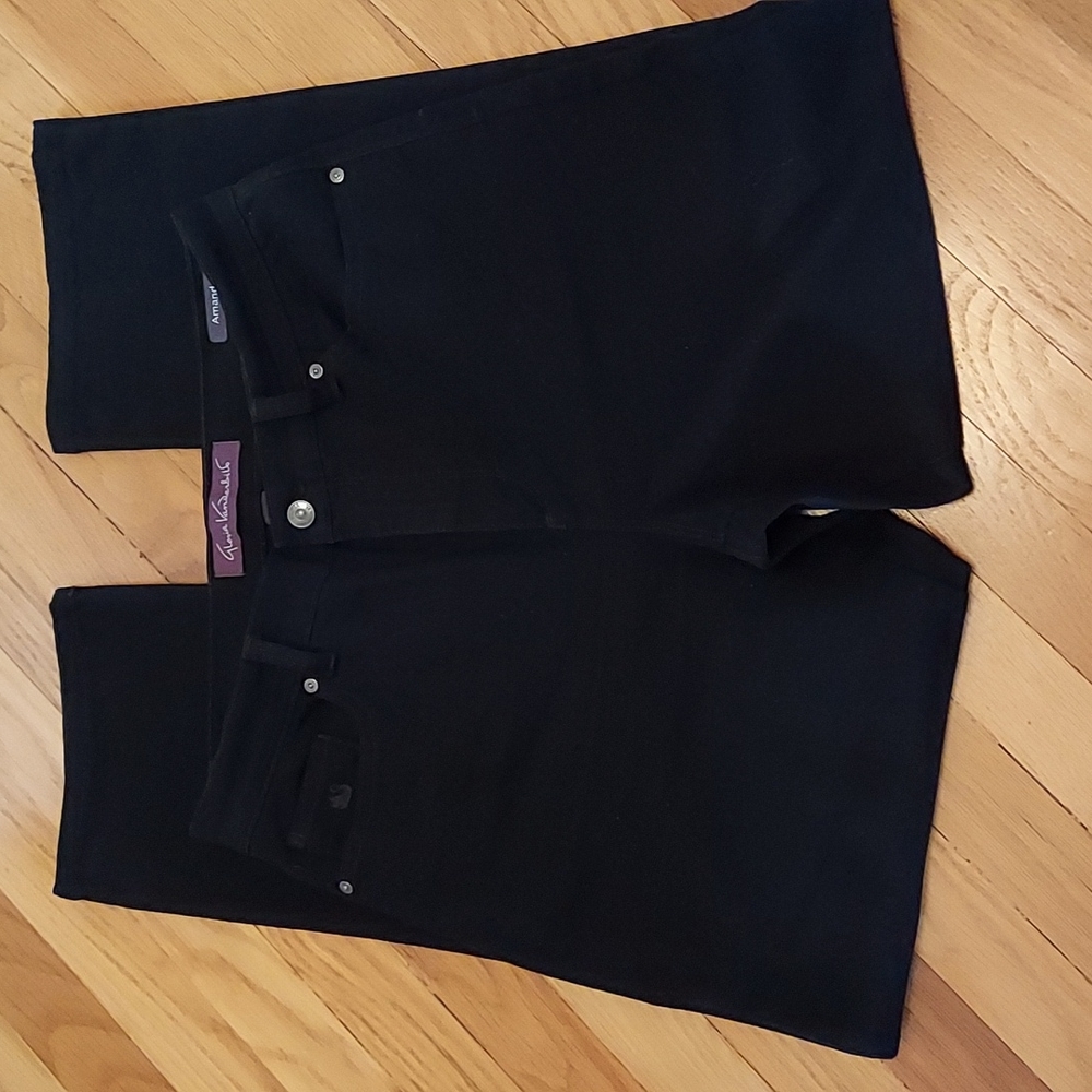 GLORIA VANDERBILT AMANDA CLASSIC BLACK JEANS - JUST REDUCED!! NWOT